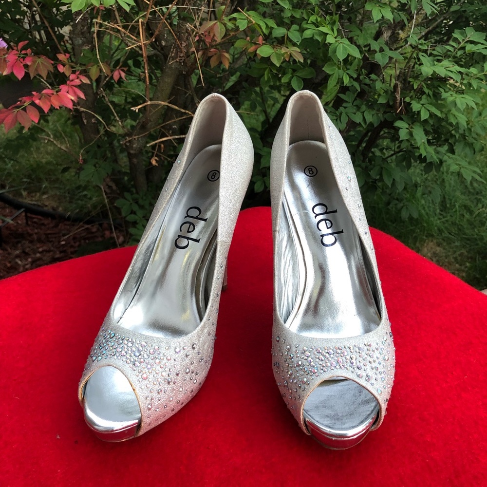 Size 8 silver rhinestone high heels peep toe